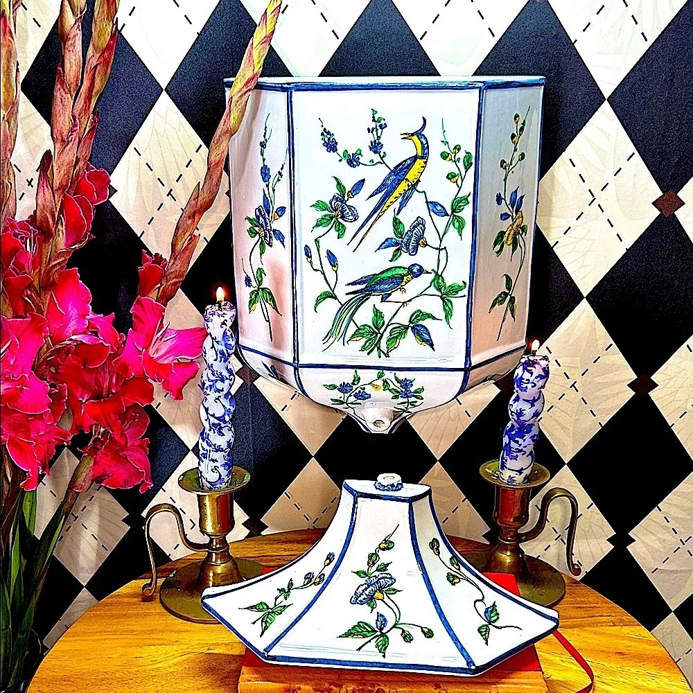 Grand Chinoiserie Wall Pocket Ceramic | Hand-Painted Phoenix & Birds & Florals - Picture 11 of 17